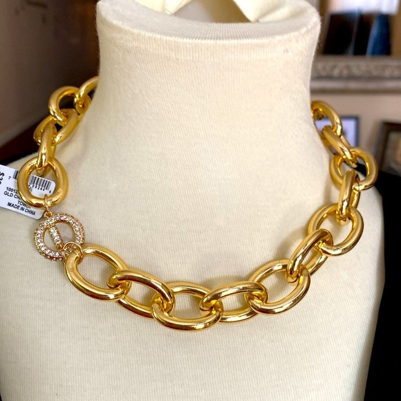 NWT Gold tone, Chain link necklace with pave toggle closure - Picture 2 of 3
